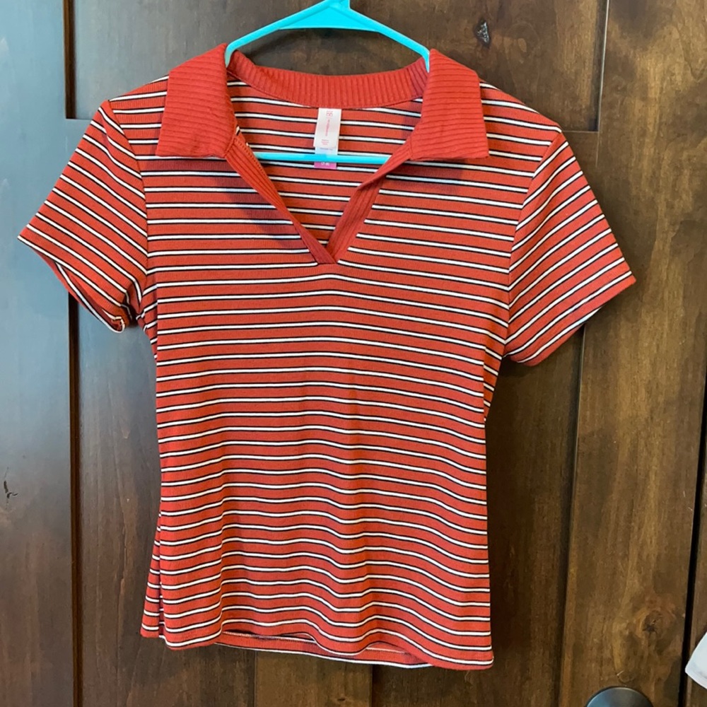 STRIPPED RED COLLAR SHIRT